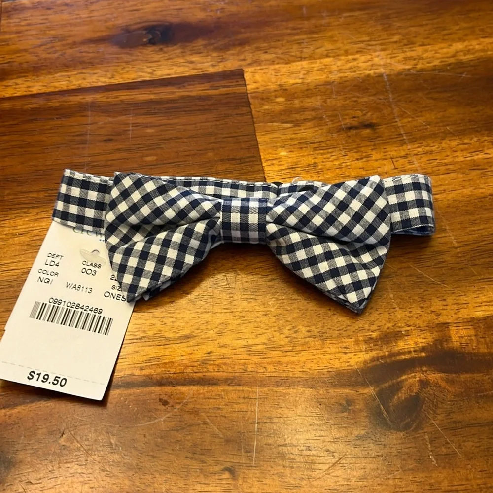 Boys navy/white bowtie